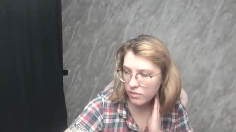 Snapshot of reginasmilee chatting on January 2025 03:15:01 AM Regina online show from January 2025 03:15:01 AM