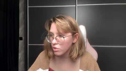 Snapshot of reginasmilee chatting on January 2025 03:25:02 PM Regina online show from January 2025 03:25:02 PM