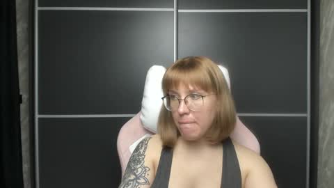 Snapshot of reginasmilee chatting on January 2025 10:29:02 AM Regina online show from January 2025 10:29:02 AM