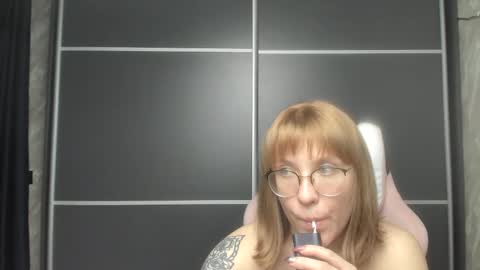 Snapshot of reginasmilee chatting on January 2025 03:29:02 PM Regina online show from January 2025 03:29:02 PM