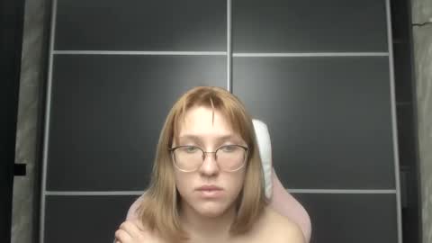 Snapshot of reginasmilee chatting on February 2025 11:30:01 AM Regina online show from February 2025 11:30:01 AM