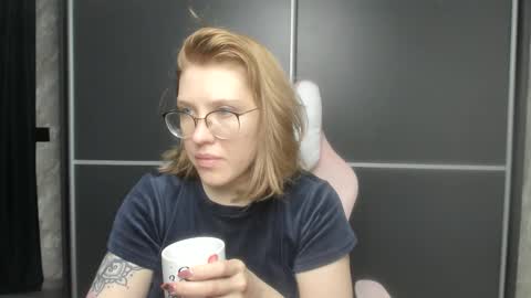 Snapshot of reginasmilee chatting on February 2025 04:35:02 AM Regina online show from February 2025 04:35:02 AM