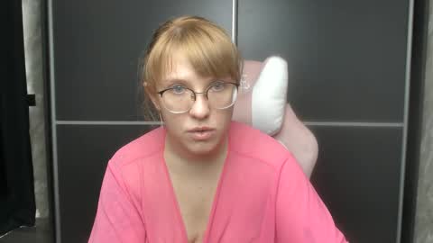 Snapshot of reginasmilee chatting on February 2025 10:47:02 AM Regina online show from February 2025 10:47:02 AM