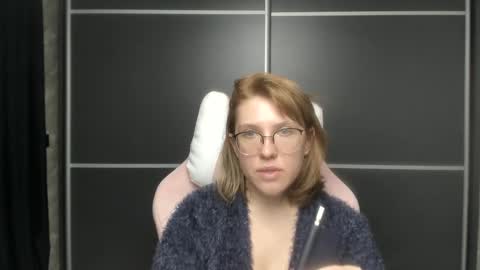 Snapshot of reginasmilee chatting on February 2025 01:16:02 PM Regina online show from February 2025 01:16:02 PM