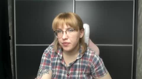 Snapshot of reginasmilee chatting on February 2025 06:35:01 AM Regina online show from February 2025 06:35:01 AM