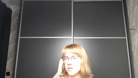Snapshot of reginasmilee chatting on February 2025 09:58:02 AM Regina online show from February 2025 09:58:02 AM
