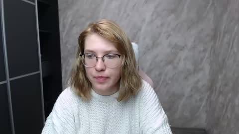 Snapshot of reginasmilee chatting on February 2025 04:37:02 AM Regina online show from February 2025 04:37:02 AM