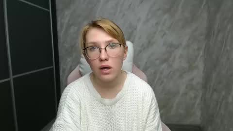 Snapshot of reginasmilee chatting on February 2025 03:30:01 PM Regina online show from February 2025 03:30:01 PM