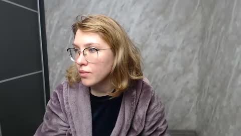 Snapshot of reginasmilee chatting on February 2025 04:29:01 AM Regina online show from February 2025 04:29:01 AM