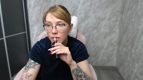 Snapshot of reginasmilee chatting on February 2025 11:13:02 AM Regina online show from February 2025 11:13:02 AM