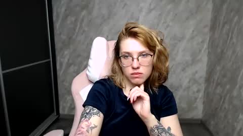 Snapshot of reginasmilee chatting on March 2025 02:46:02 AM Regina online show from March 2025 02:46:02 AM