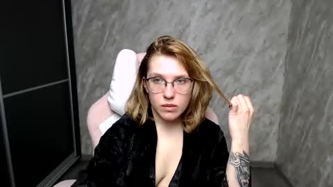 Snapshot of reginasmilee chatting on March 2025 06:35:01 AM Regina online show from March 2025 06:35:01 AM