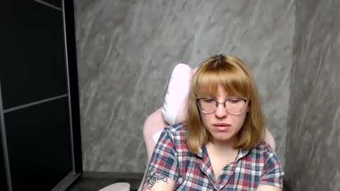 Snapshot of reginasmilee chatting on March 2025 05:59:02 AM Regina online show from March 2025 05:59:02 AM