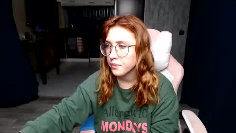 Snapshot of reginasmilee chatting on October 2025 11:40:01 PM Regina online show from October 2025 11:40:01 PM