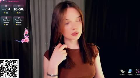 Snapshot of reginiasaccone chatting on June 2026 06:44:01 PM Emily - online show from June 2026 06:44:01 PM