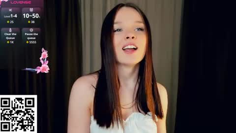 Snapshot of reginiasaccone chatting on June 2026 06:43:02 PM Emily - online show from June 2026 06:43:02 PM