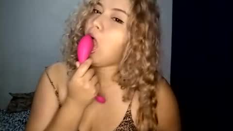 Snapshot of rei_chan26 chatting on February 2025 10:14:01 AM Tania Nixx online show from February 2025 10:14:01 AM