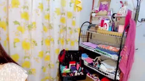 Red Ivy online show from December 2024 12:28:01 PM