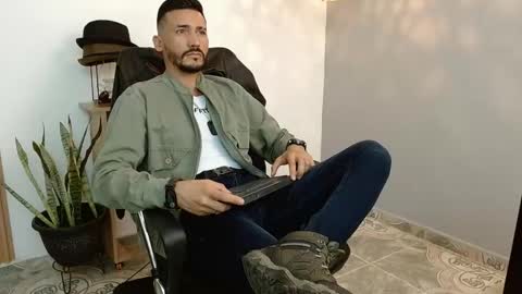   REIKO  online show from February 2025 07:38:02 PM