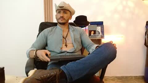   REIKO  online show from November 2025 06:28:02 PM