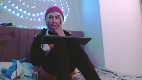 Snapshot of reiv_femboy chatting on March 2026 05:33:01 AM reiv_femboy online show from March 2026 05:33:01 AM