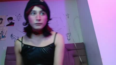Snapshot of reiv_femboy chatting on May 2026 03:46:01 AM reiv_femboy online show from May 2026 03:46:01 AM