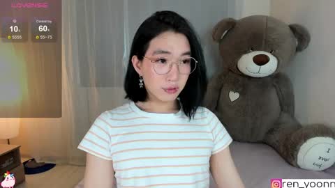 Snapshot of ren_yoonn chatting on May 2026 04:53:02 AM Ren online show from May 2026 04:53:02 AM