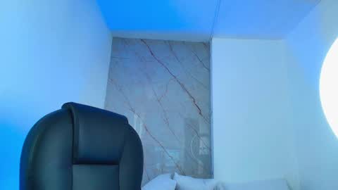 Snapshot of renata_reyes11 chatting on March 2025 10:52:01 AM Renata online show from March 2025 10:52:01 AM