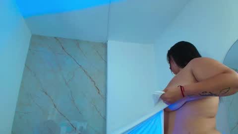 Snapshot of renata_reyes11 chatting on March 2025 10:45:02 AM Renata online show from March 2025 10:45:02 AM