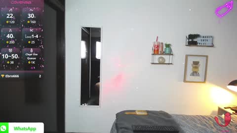 Snapshot of renato__valentino chatting on January 2025 04:57:02 AM RENATO Y VALENTINO online show from January 2025 04:57:02 AM