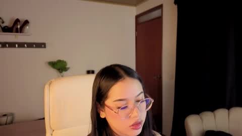 renaxi_smith online show from October 2025 07:58:02 PM