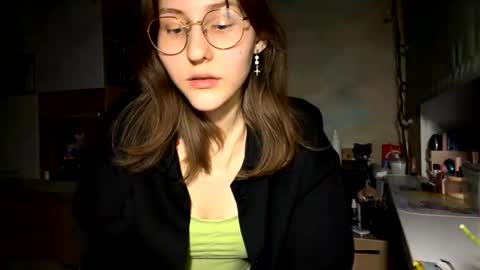 Snapshot of renayreisdorf chatting on February 2026 04:26:01 PM Mia online show from February 2026 04:26:01 PM