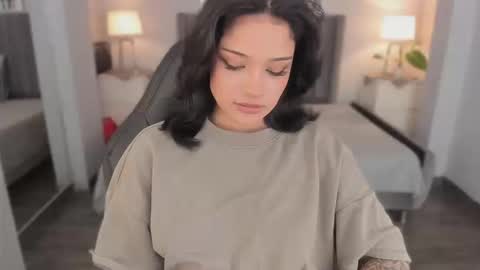 Renee Shelby online show from September 2025 09:26:01 PM