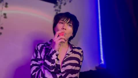 Snapshot of rennuts chatting on December 2024 06:15:01 PM rennuts online show from December 2024 06:15:01 PM