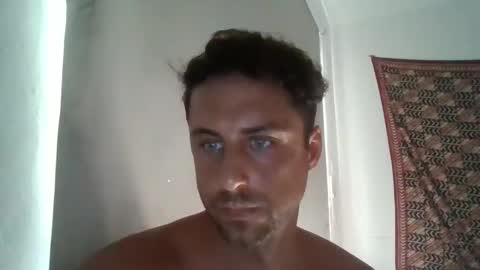 Snapshot of renud chatting on October 2025 09:45:01 PM renud online show from October 2025 09:45:01 PM