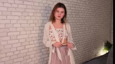 Tara online show from October 2025 01:42:02 PM