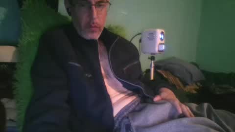 Snapshot of reyes_albert2006 chatting on December 2024 07:03:01 AM reyes_albert2006 online show from December 2024 07:03:01 AM