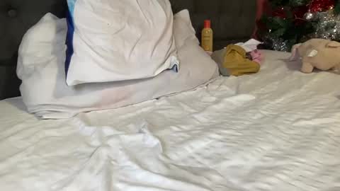 Snapshot of reyna77 chatting on December 2024 09:49:02 PM reyna77 online show from December 2024 09:49:02 PM