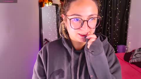 Snapshot of rhosynn chatting on October 2025 02:47:02 AM Rosie online show from October 2025 02:47:02 AM