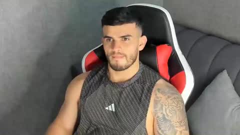 ricardogonzalez666 online show from January 2025 02:40:01 AM