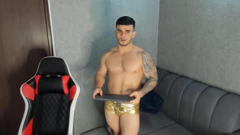 ricardogonzalez666 online show from February 2025 09:06:02 PM