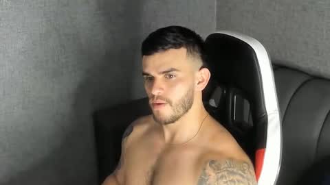 ricardogonzalez666 online show from March 2025 01:01:02 AM