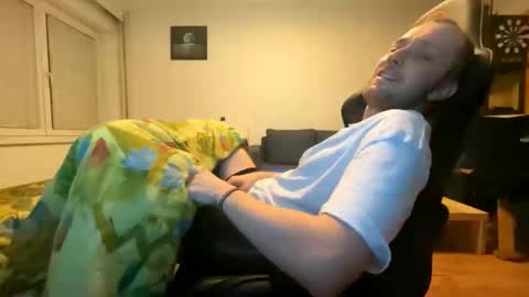 ricciardio online show from November 2025 04:15:02 AM