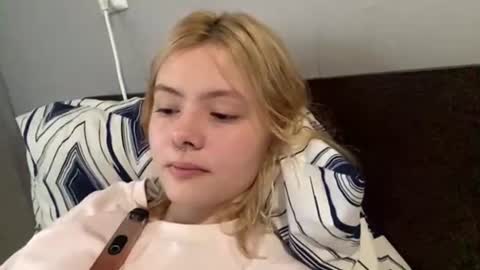 Snapshot of richellearmentrout chatting on July 2026 02:43:01 PM jenny online show from July 2026 02:43:01 PM
