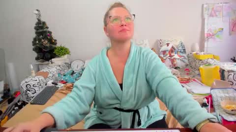 Anna - not anna - right Anna  online show from January 2026 12:08:02 PM