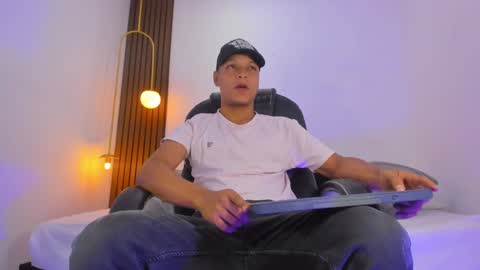 Ricky  online show from February 2025 09:52:01 PM