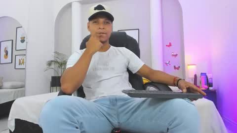 Ricky  online show from October 2025 08:46:02 PM