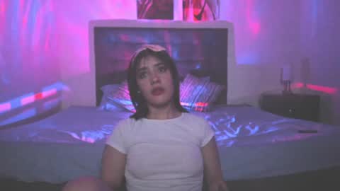 Snapshot of riley_skye_ chatting on January 2025 02:43:01 AM RAILEY online show from January 2025 02:43:01 AM