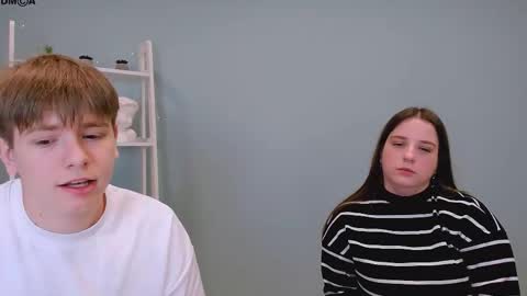 Snapshot of rina_glow chatting on November 2025 12:05:02 PM Rina online show from November 2025 12:05:02 PM