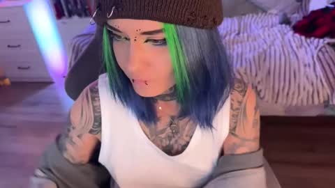   DianaBrite            fansl y online show from October 2025 01:19:01 PM